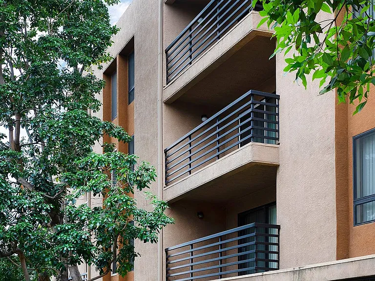 Burbank Gardens Apartments — Photo 3