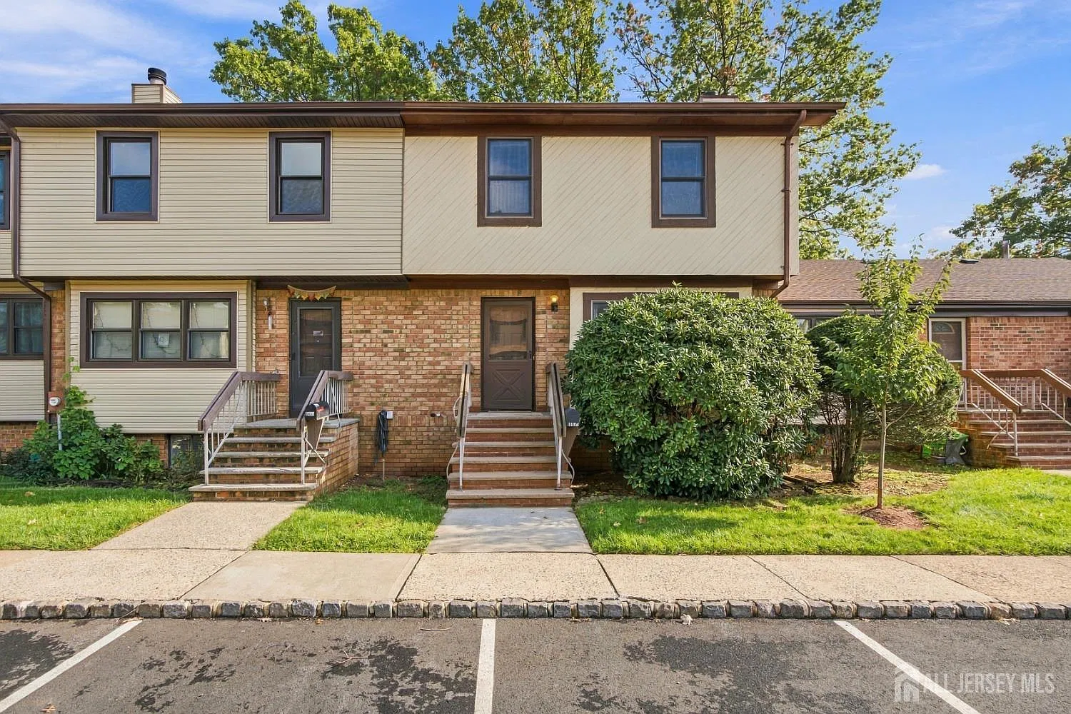 2 bed, 2.5 bath, 1540 sqft, $2,900 — Photo 1