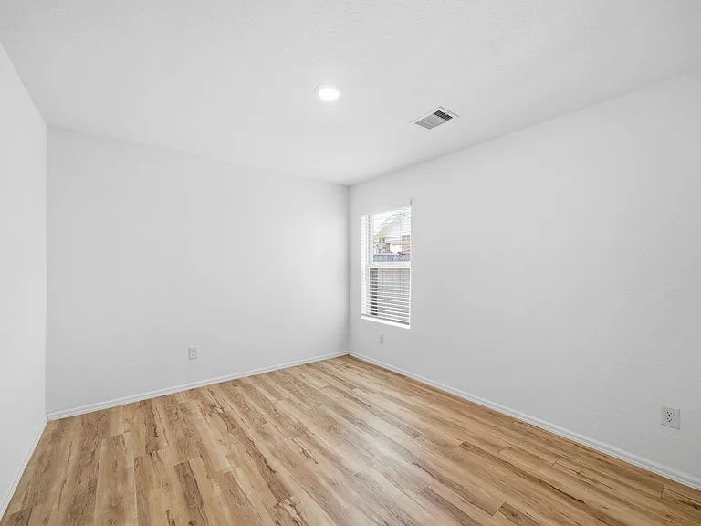 26726 Wilderye Cove Ln — Photo 11