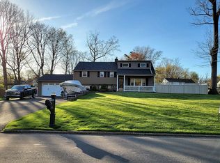 324 Lower Valley Rd, North Wales, PA 19454