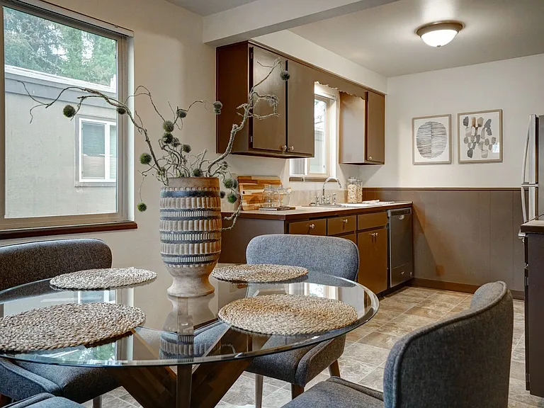 Upland Terrace — Photo 81