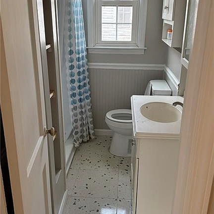 2nd image of 300 Dameron St