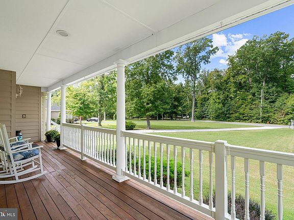 4th image of 2105 Holly Neck Rd