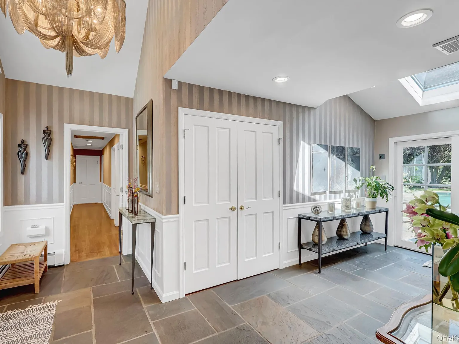 5 bed, 3.0 bath, 2756 sqft, $12,000 — Photo 4