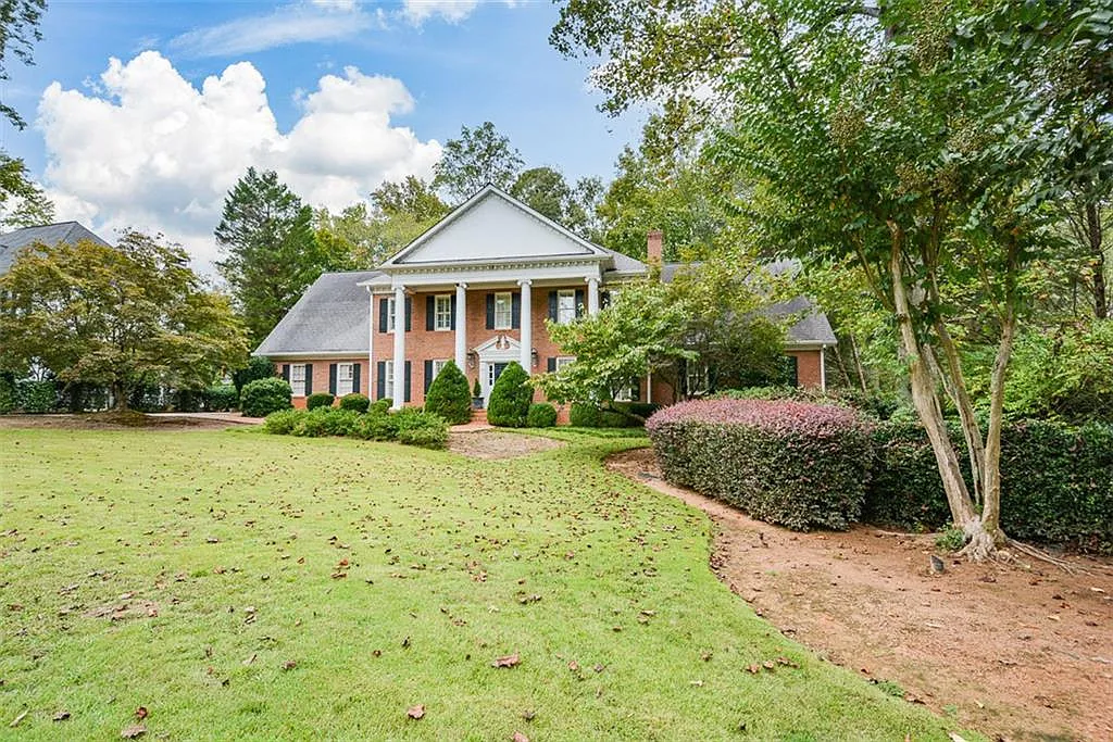 6 bed, 7.0 bath, 7000 sqft, $9,995 — Photo 3