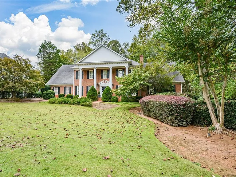 1640 Lazy River Ln — Photo 3