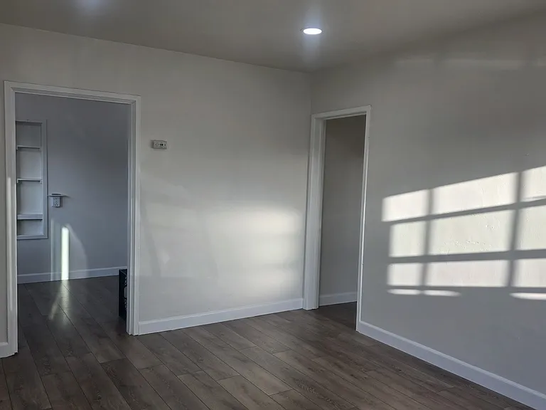 10105 S Inglewood Ave #1 — Photo 7