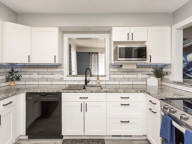 4243 Beverly Dr — Photo 19