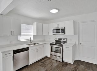 242 SW 9th St, Dania, FL 33004