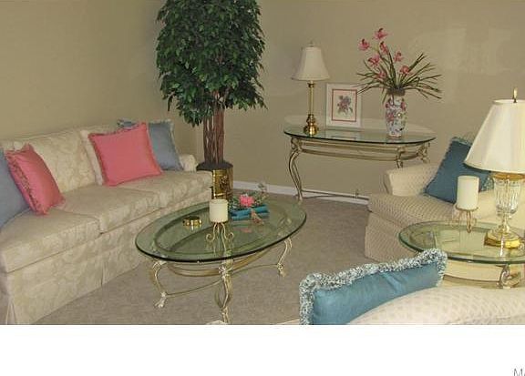 4th image of 2842 Woodbury Dr
