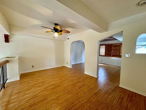3rd image of 5720 Owensmouth Ave Unit 181