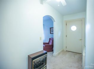 138 Amethyst St, Spruce Pine, NC 28777