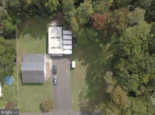 2398 Avenue E, Levittown, PA 19056