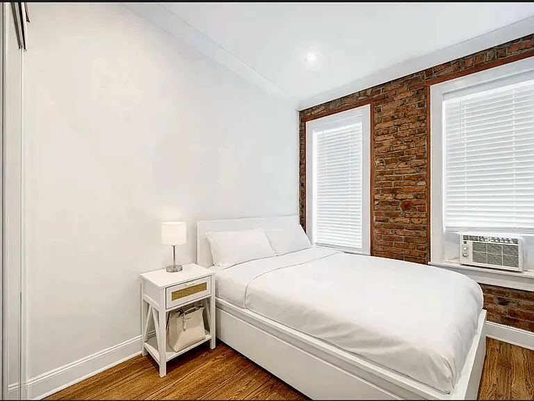 106 W 13th St #12 — Photo 4