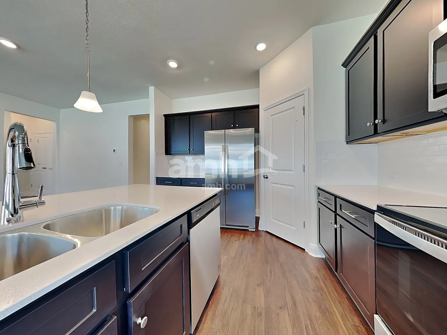 4 bed, 3.0 bath, 2222 sqft, $2,900 — Photo 3