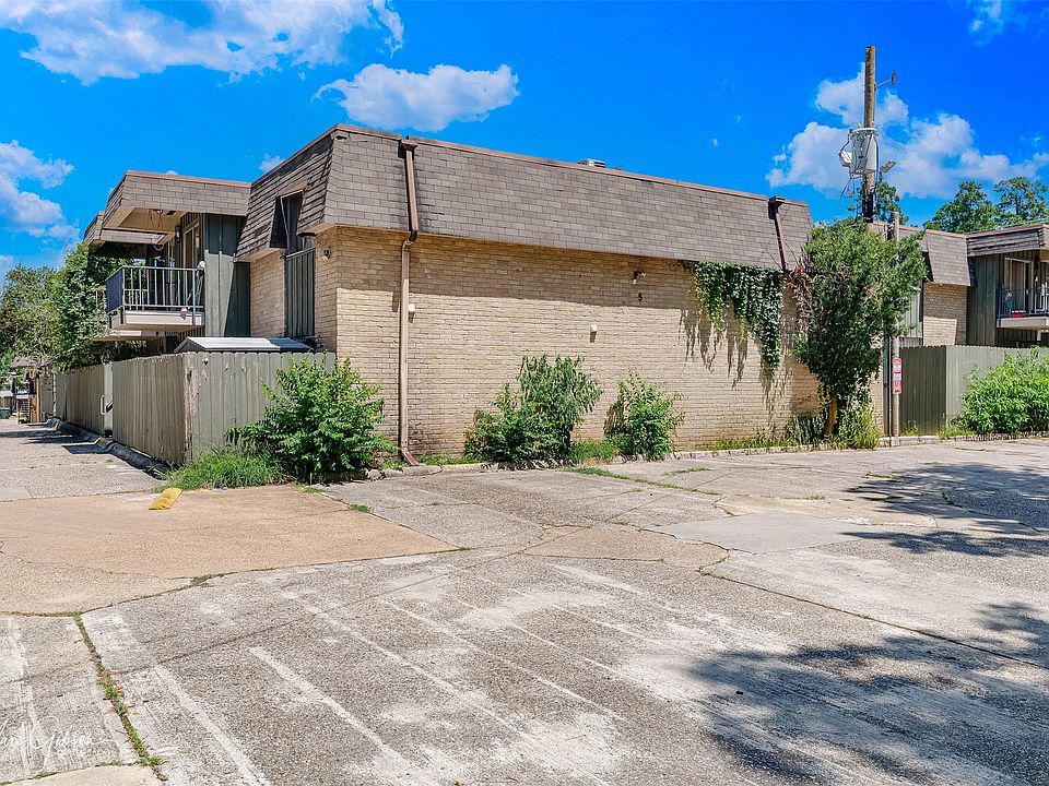 2nd image of 7000 Creswell Rd APT 114