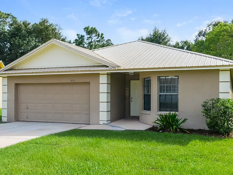 1657 Sunburst Way — Photo 3
