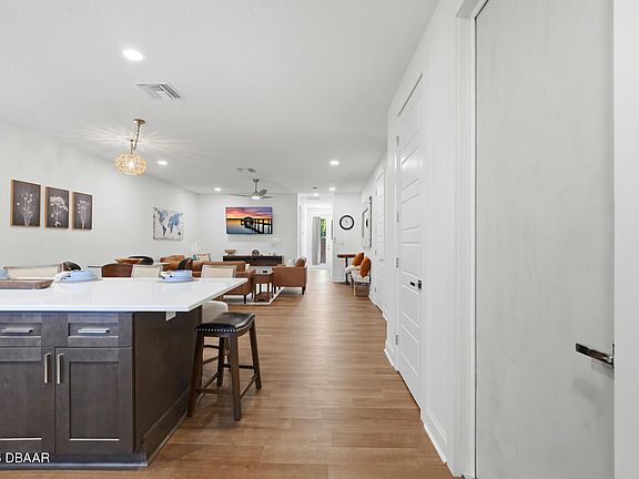 3rd image of 2421 India Palm Dr