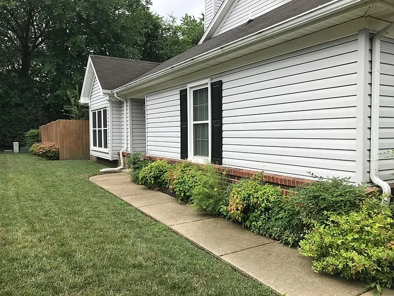 105 Rustling Oak Rdg — Photo 1