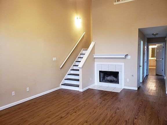2nd image of 1088 Sunstar Dr