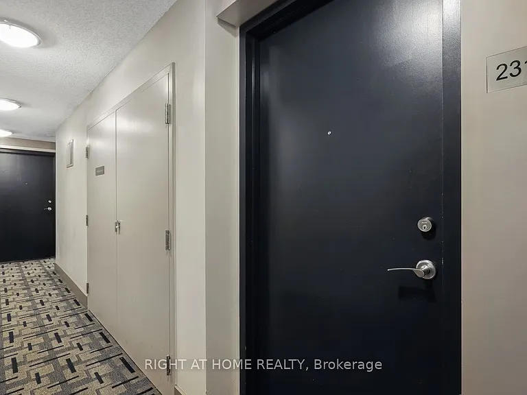 81 Navy Wharf Ct #2316 — Photo 6