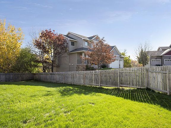 2nd image of 8747 Alamo Cir NE
