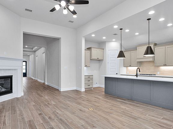 2nd image of 29853 Amber Brook Dr