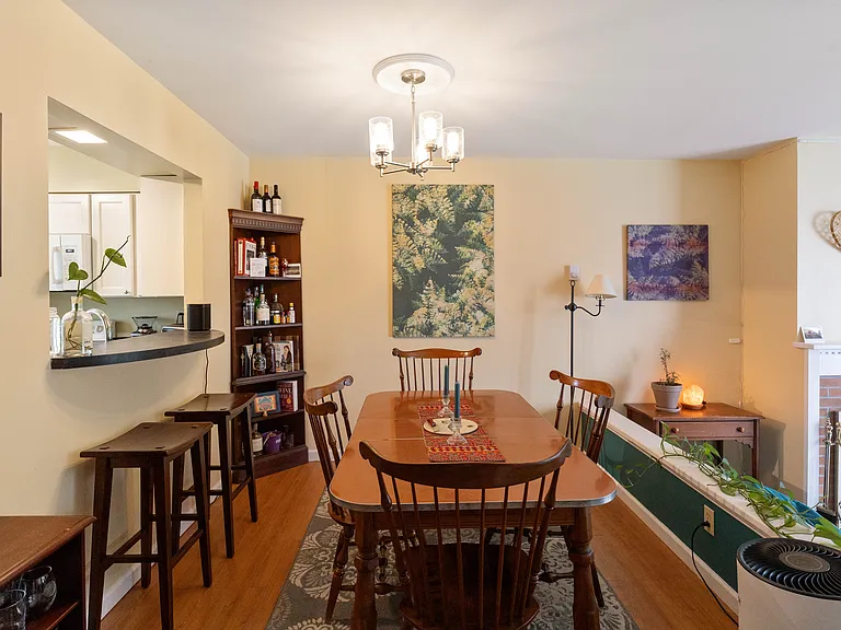 453 Westview Cir — Photo 3