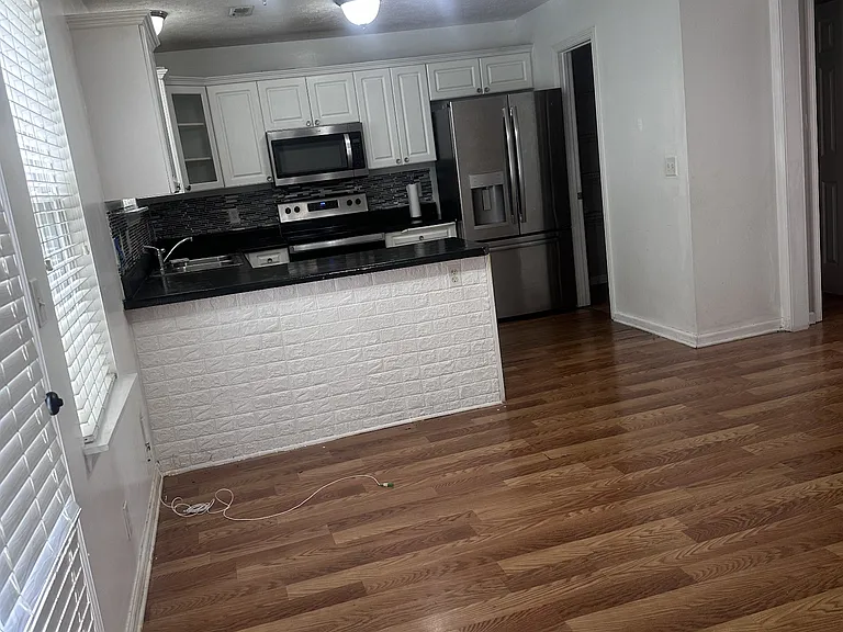 3001 Hamilton Church Rd #403 — Photo 12