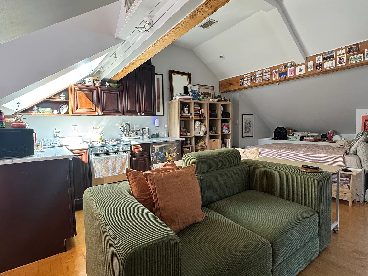 Studio, 400 sqft, $2,575 — Photo 3