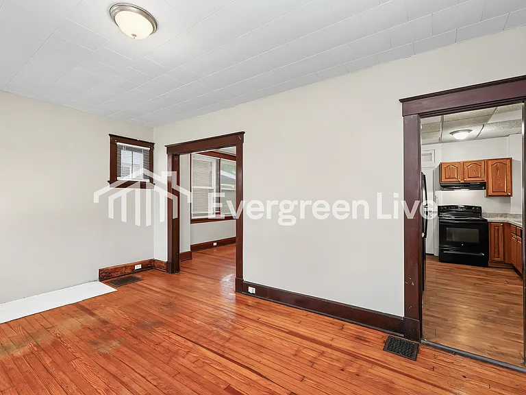 3717 Woodbine Ave — Photo 2