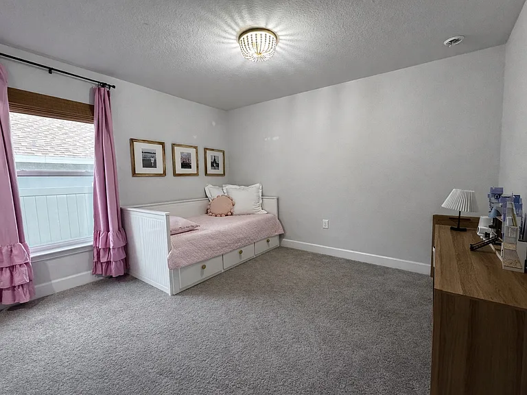 1637 Denali St — Photo 17