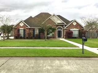 260 Lake Mechant Ct, Houma, LA 70360