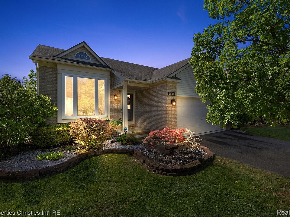 1st image of 28705 Bayberry Ct W
