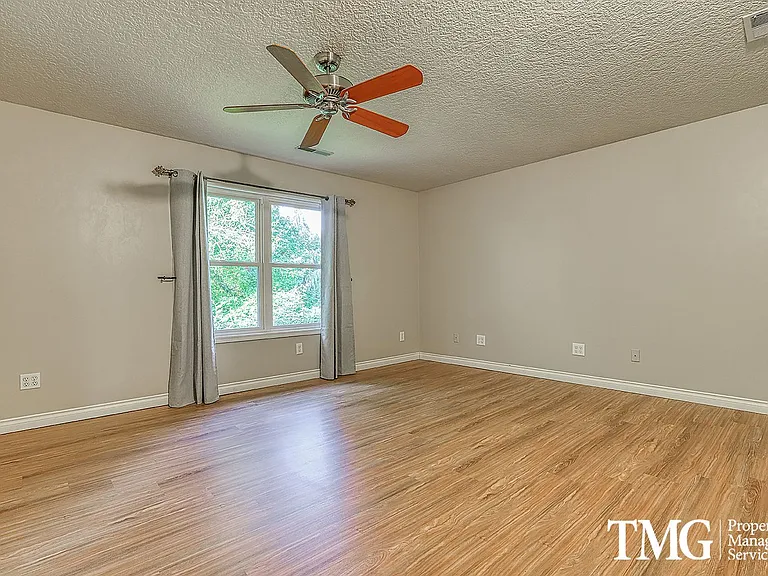 11004 NE Sherwood Dr — Photo 11