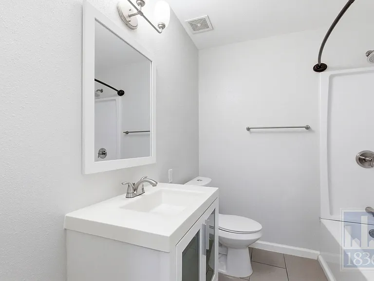 3820 Southway Dr #C — Photo 16