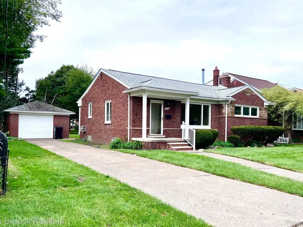 8156 Buckingham Ave, Allen Park, MI 48101