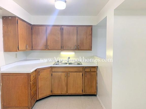 2nd image of 5439 Barnard Dr