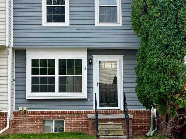 18 Mallard Ct #1, Charles Town, WV 25414