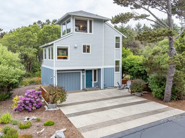 415 SW Edgewater, Depoe Bay, OR 97341
