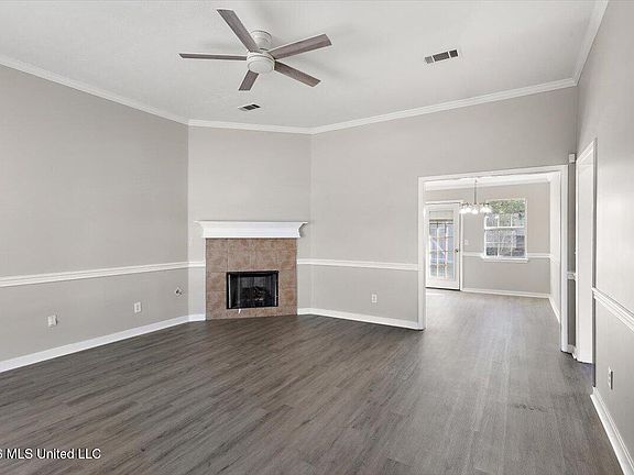 5th image of 120 Nicholson Dr