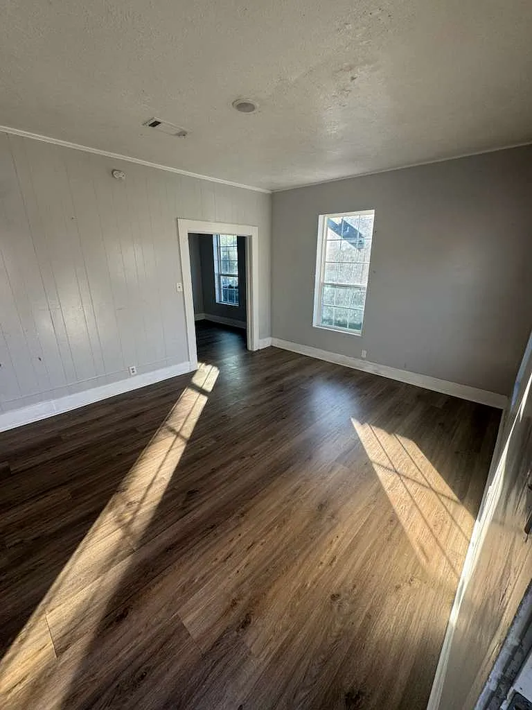3 bed, 1124 sqft, $1,300 — Photo 3