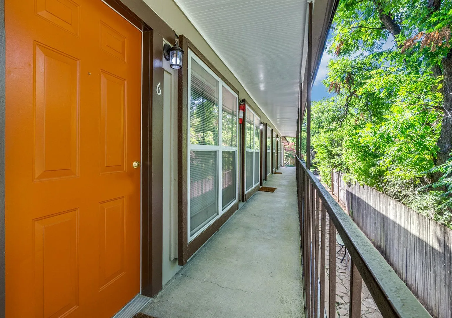 5508 Tremont — Photo 3