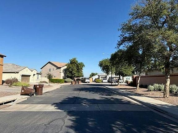 4th image of 2220 S 48th St