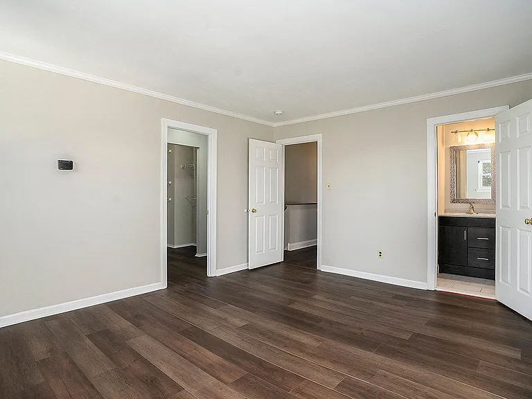 2280 Suzann Dr — Photo 18