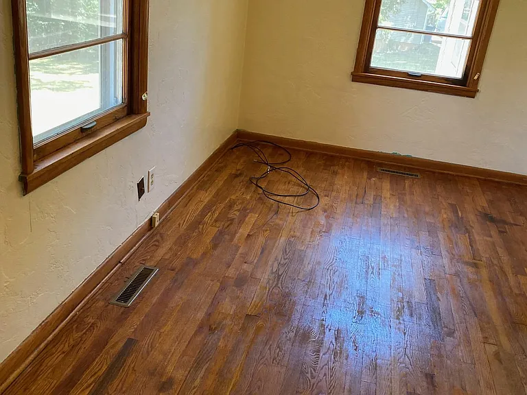 305 Walnut Ln — Photo 12