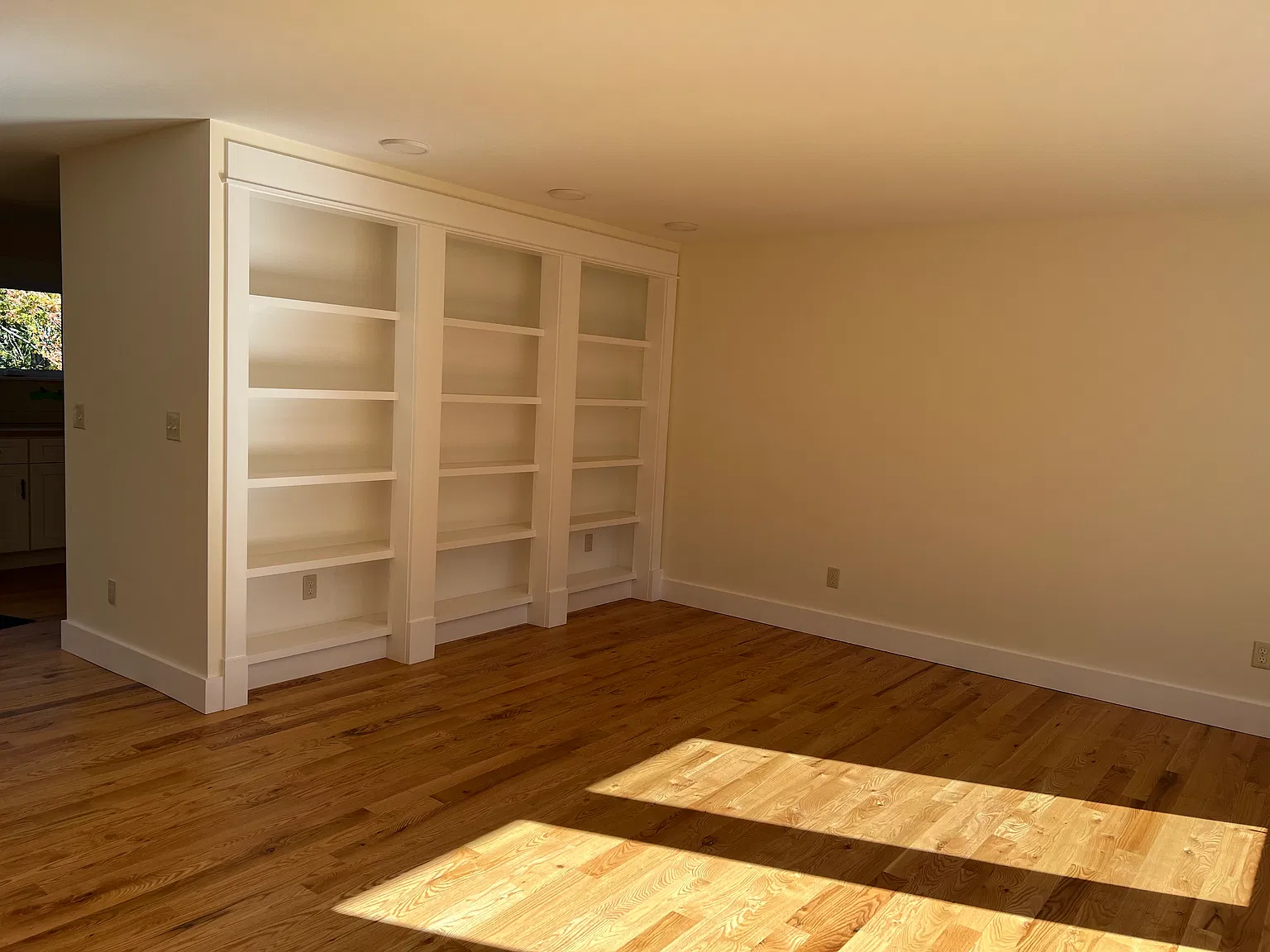 2 bed, 1400 sqft, $2,200 — Photo 3