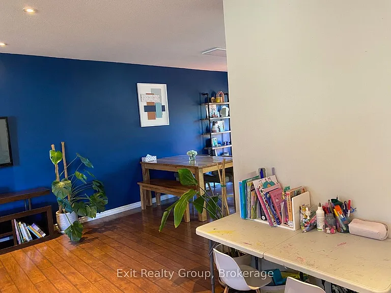 11 Somerset St — Photo 4