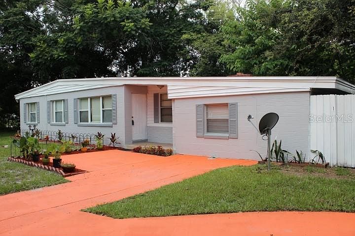 1st image of 110 S Alder Dr