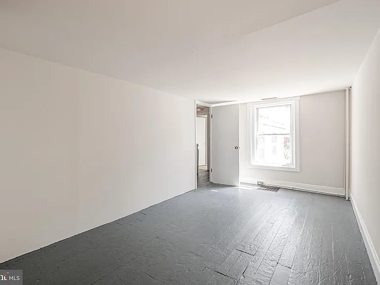 521 Maple Ave — Photo 12